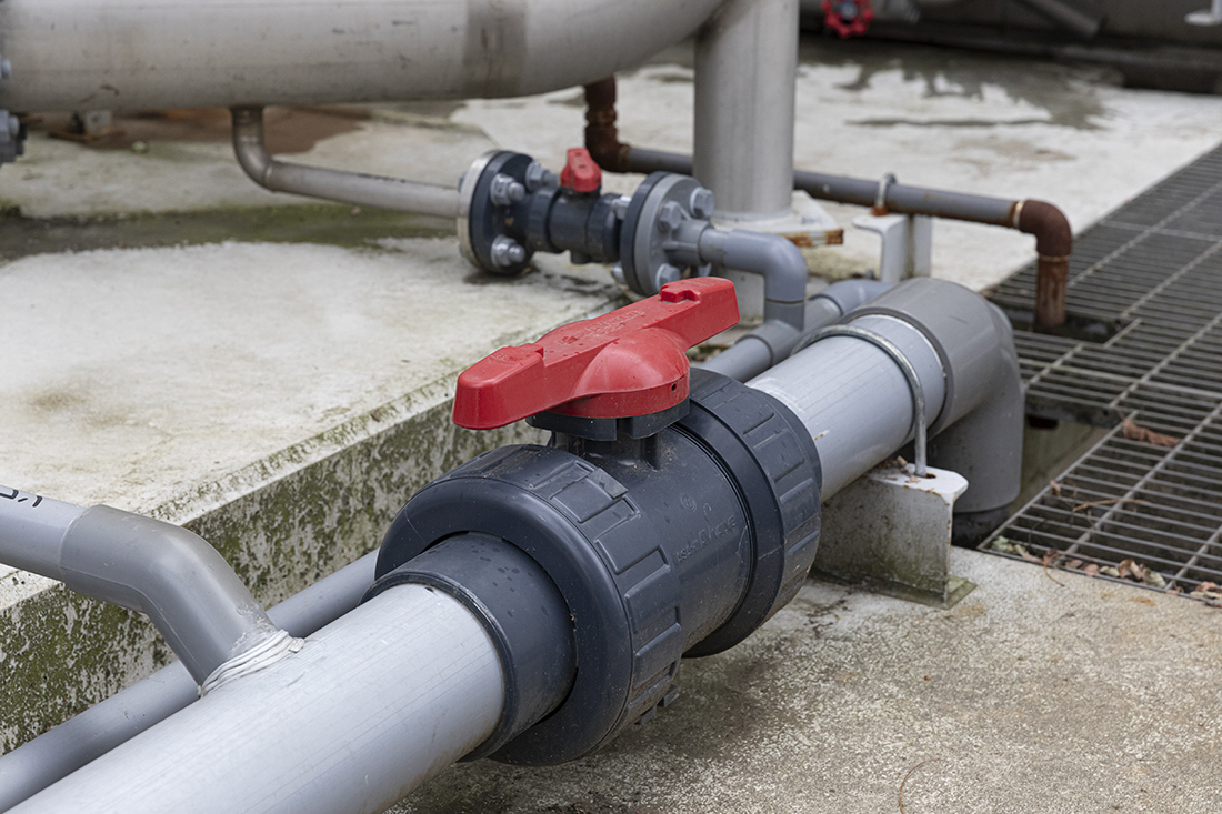 Our plastic ASAHIAV™ valves are employed in wastewater treatment facilities to prevent corrosion caused by chemicals and hydrogen sulfide
