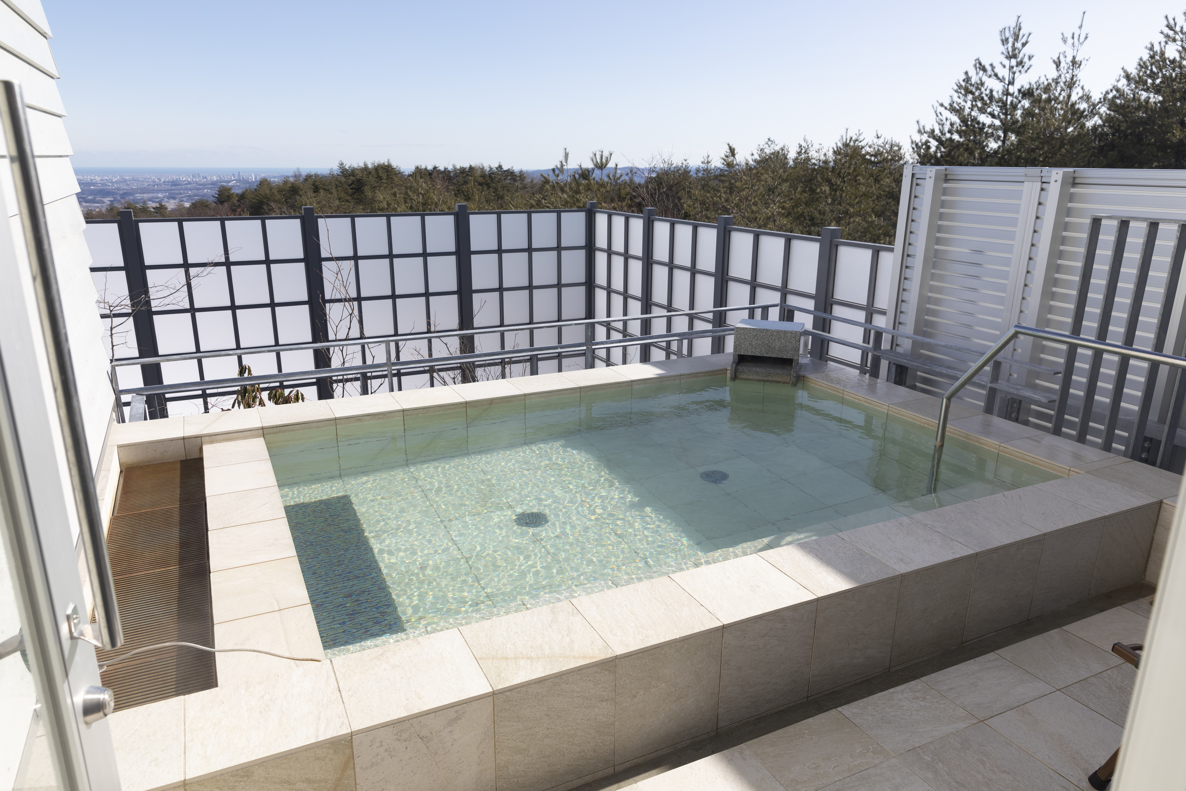 Overlooking Sendai City Center from an Open-Air Bath Using Hot Springs